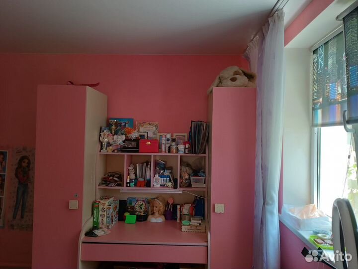 Стол со шкафом