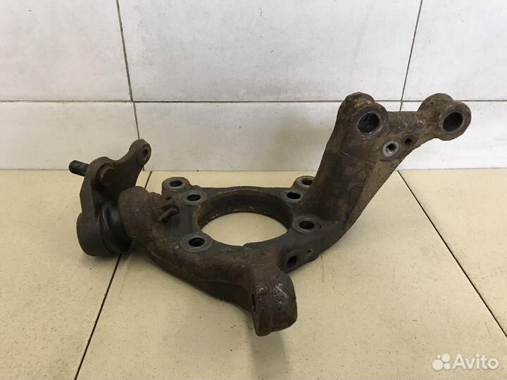 Кулак поворотный передний правый Corolla E15 2006