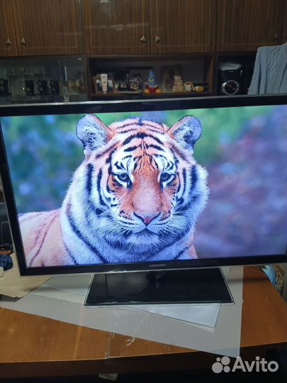 Телевизор Samaung UE40D5000PW