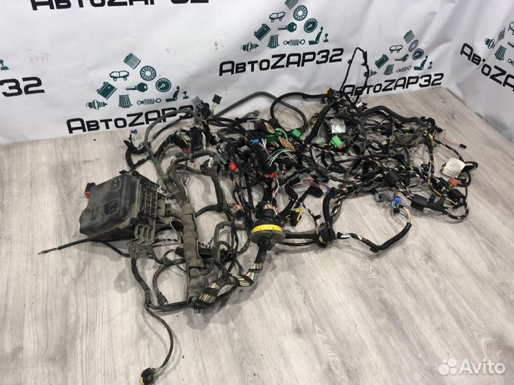 Блок предохранителей с проводкой Citroen C-Elysee