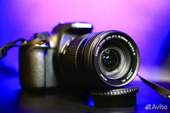 Зеркальная камера Canon EOS 1200D