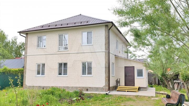Дом 191 м² на участке 12 сот.