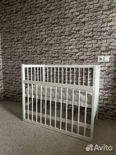 Кроватка детская с матрасом новая