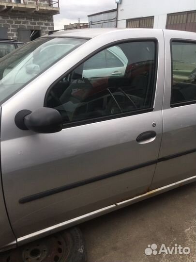 Стекло двери Reno Logan