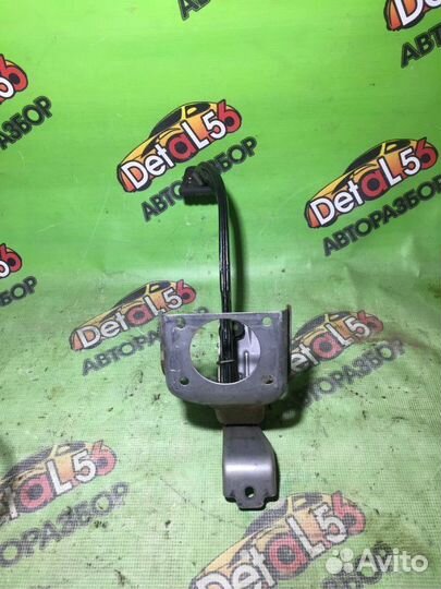 Педаль тормоза Hyundai Solaris 1