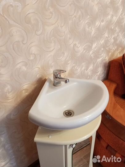 Тумба с умывальником