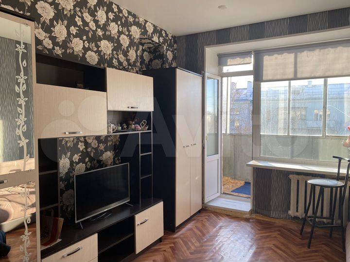 Комната 14 м² в 4-к., 4/4 эт.