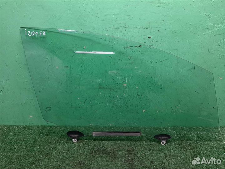 Стекло переднее правое Toyota Verso R2 2009