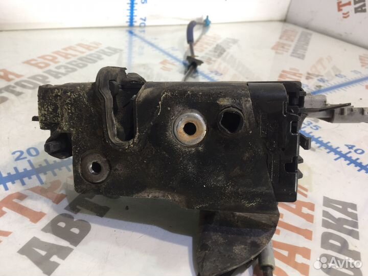 Ситроен С4 Замок задней двери Лев