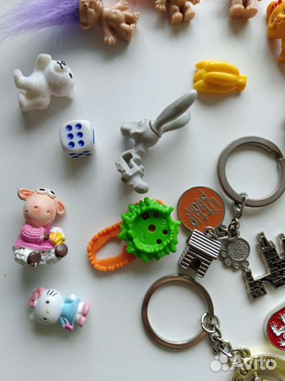 Киндеры брелки фигурки 20 штук