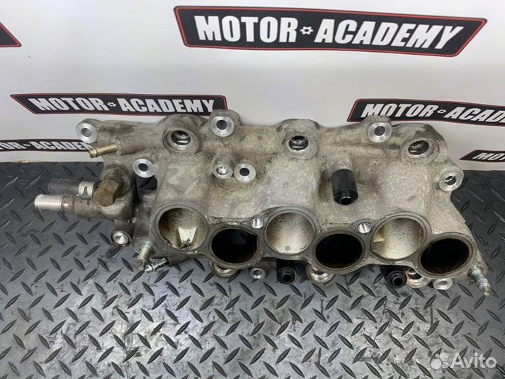 Впускной коллектор Toyota 3.0 1MZ