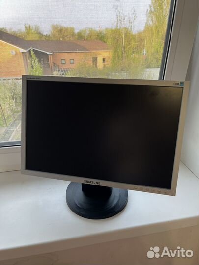 Монитор samsung