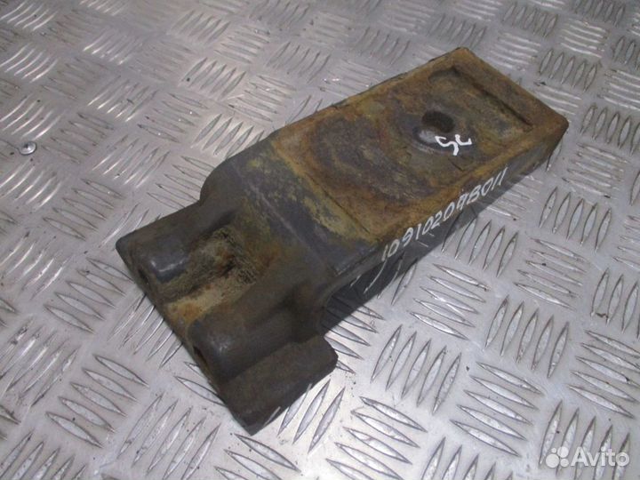 Кронштейн крепления переднего стабилизатора правый