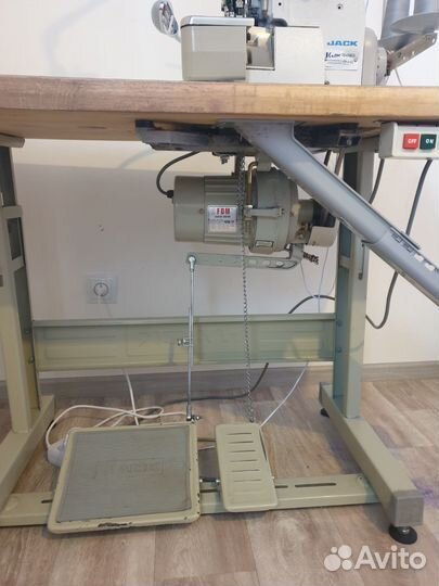 Оверлок промышленный 4 нитки jack