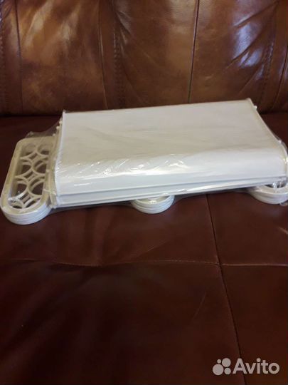 Полка навесная 3 - х ярусная полимербыт новая