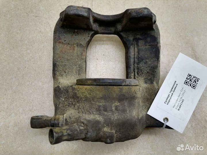 Суппорт передний правый Mercedes-Benz Gla