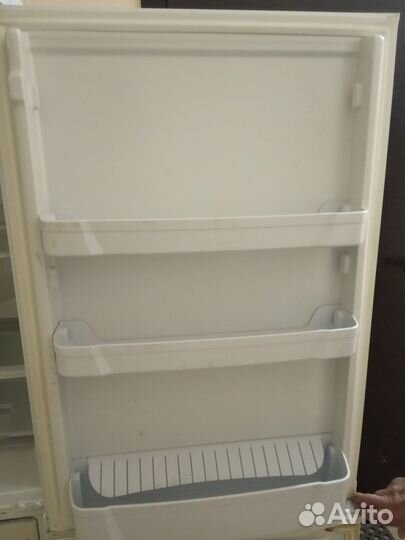 Холодильник Indesit