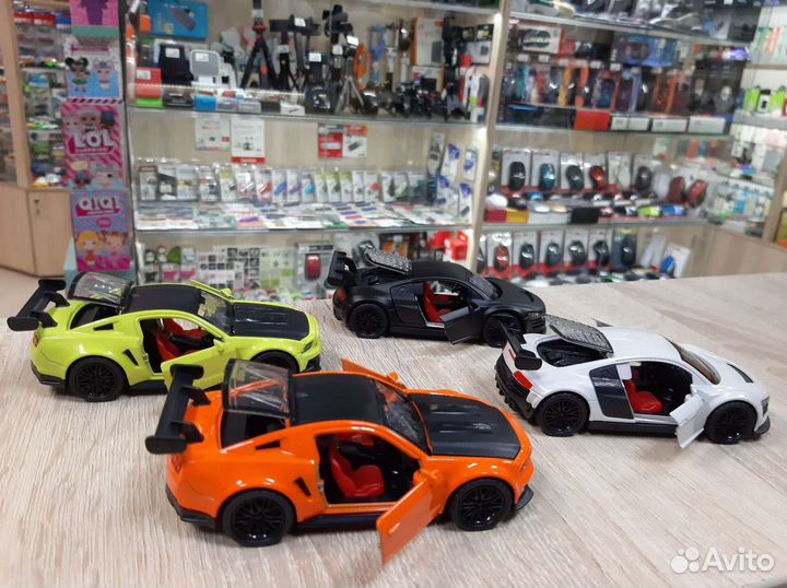 Машинка моделька металл