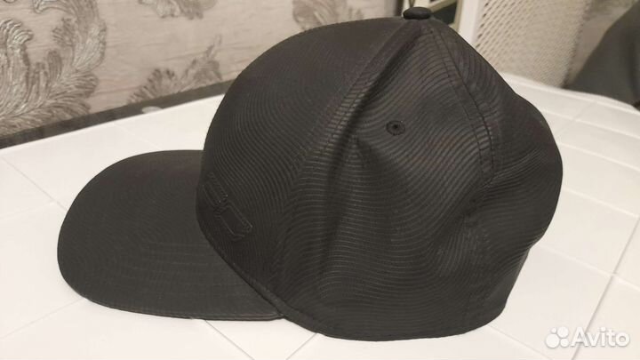 Бейсболка under armour