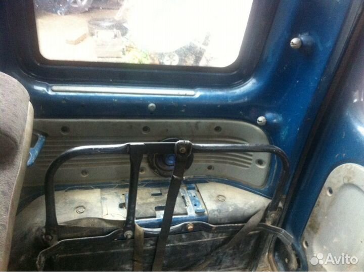 Рено Кангу крепление запасного колеса