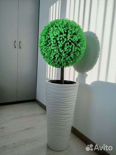 Искусственное дерево самшита в высоком кашпо