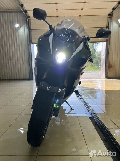 Suzuki GSX-R 1000 k4