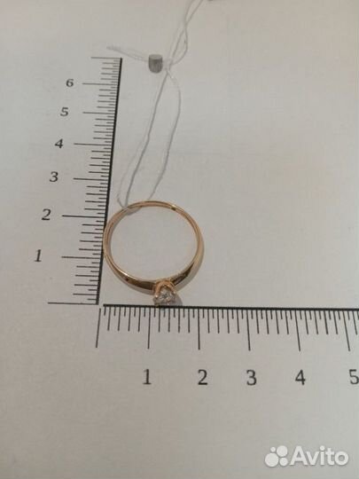 Золотое кольцо с камнем 19,5р