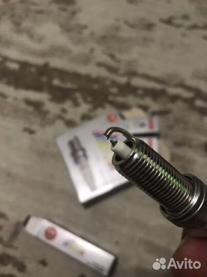 Свеча NGK silzkar7b11