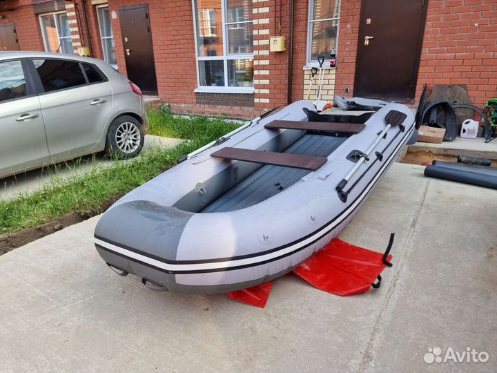 Лодка нднд Азимут Вектор 370