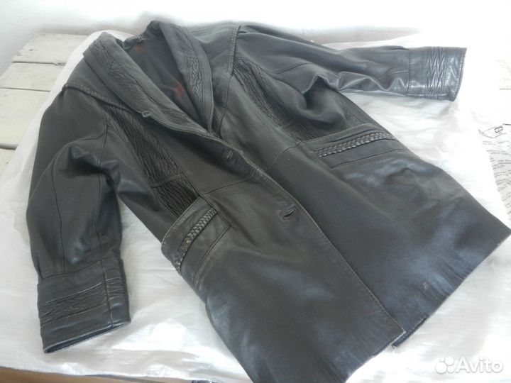 Куртка жен.р.XL,натуральная кожа,б/у