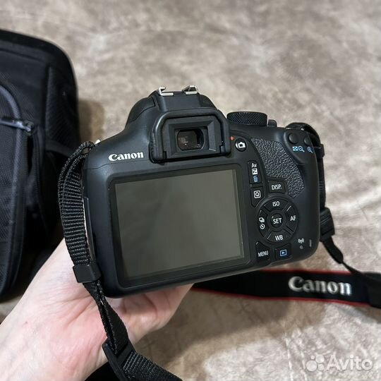 Цифровой фотоаппарат Canon EOS 1300D (W)