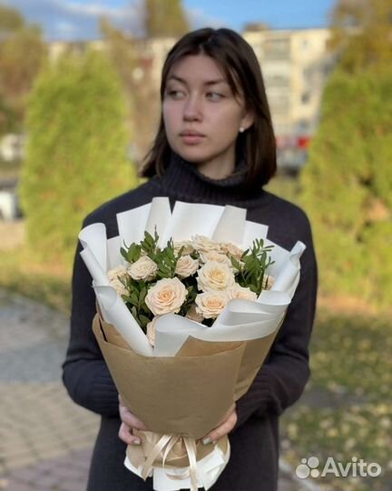 Букет из кустовых роз