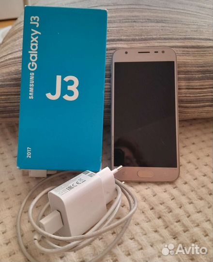 Смартфон Samsung galaxy J3