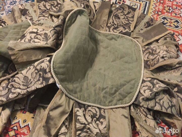 Скатерть на круглый стол и стулья