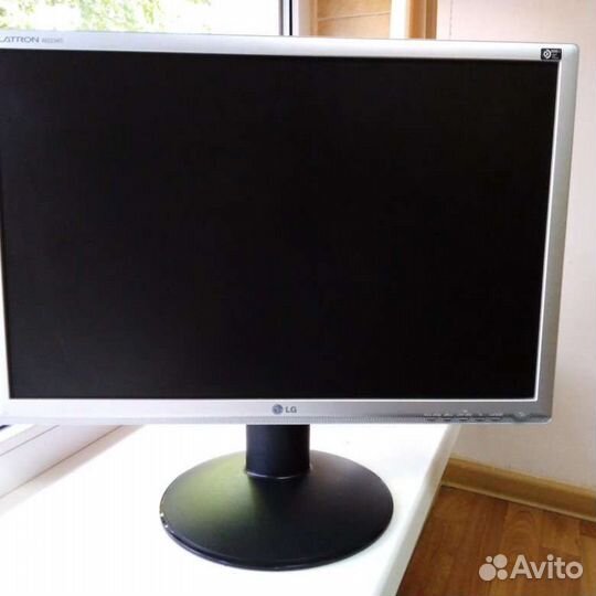 Монитор LG 22 (под ремонт)