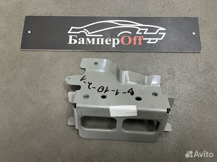 Кронштейн правой подушки двигателя Лада Веста