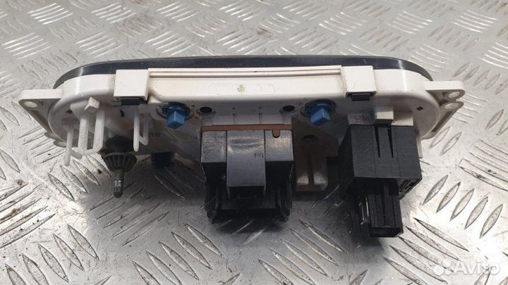 Блок управления климат-контролем Mazda Tribute