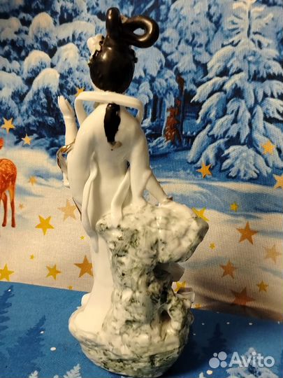 Фигурки фарфор