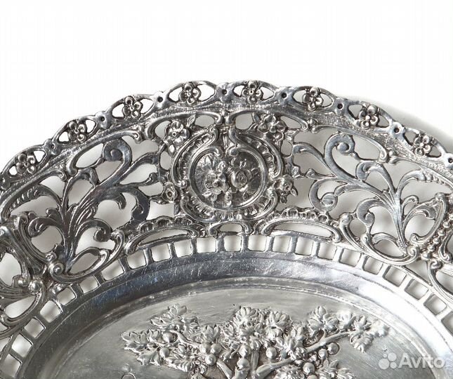 Серебряная прорезная ваза. Германия