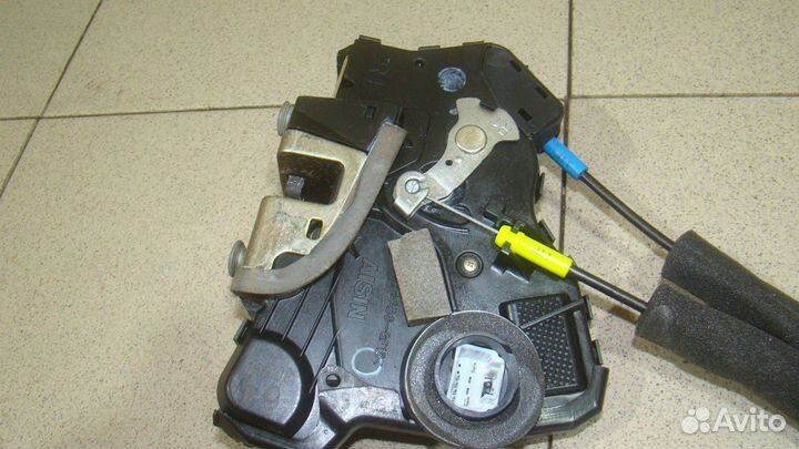 Замок двери передней правой Toyota LC Prado 120