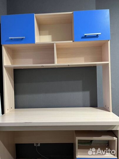 Письменный стол для школьника