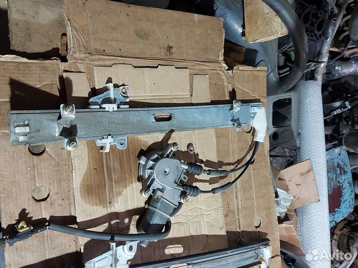 Стеклоподъемник электр. передний P, Kia Rio 1