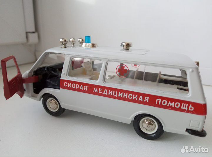 Коллекционная машина RAF M 22031