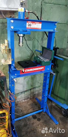 Гараж на час автосервис самообслуживания