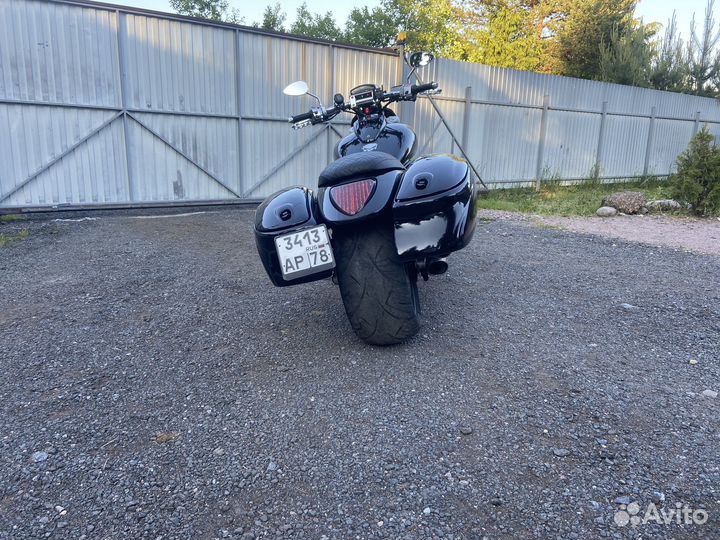 Suzuki M109R