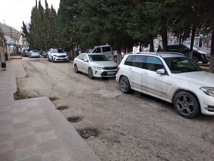 Сдам Юмашева на трафике помещение 212м2,можно част