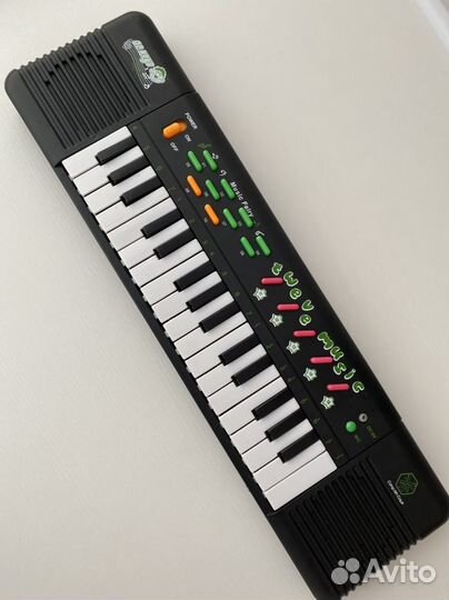 Синтезатор игрушка