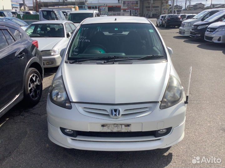 Стекло собачника пара Honda Fit GD2 L13A 2002