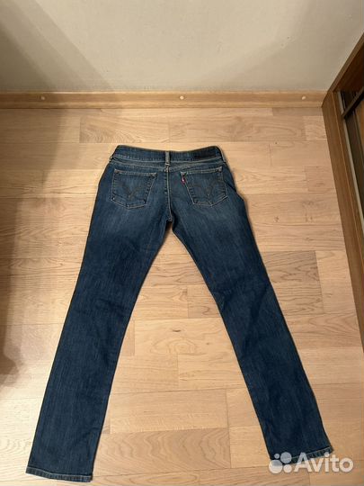 Джинсы Levis