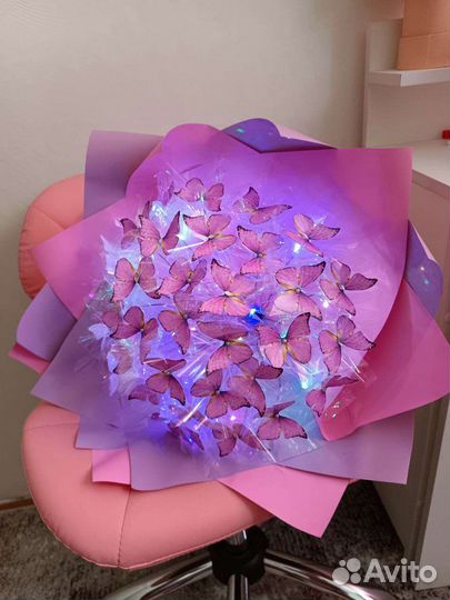 Светящицся букет из бабочек